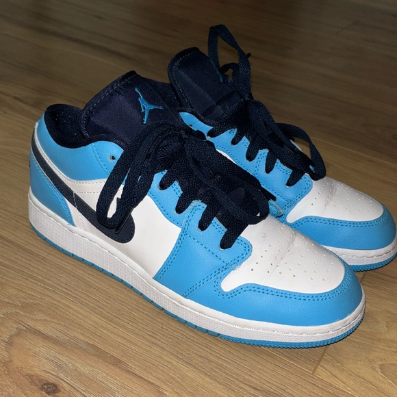 Jordan 1 lows ‘UNC’